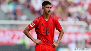 利物浦、尤文图斯及阿森纳均已派出球探，密切关注多特后卫；尤文图斯签下拜仁天才