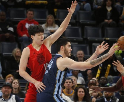 杨瀚森4分5篮板2助攻格兰特21分 开拓者惨败灰熊