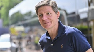 发布会炮轰、赛季末离任！格拉斯纳与水晶宫，一场不可避免的决裂