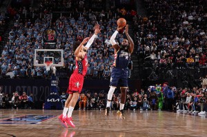 詹姆斯8分杜兰特5分3断 福克斯绝杀条纹队胜星辰队